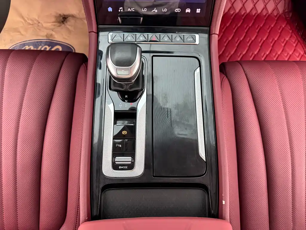 Hongqi Hongqi H5 — миниатюра 14