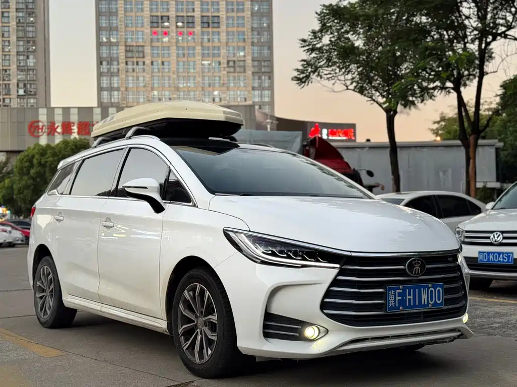 BYD SONG MAX