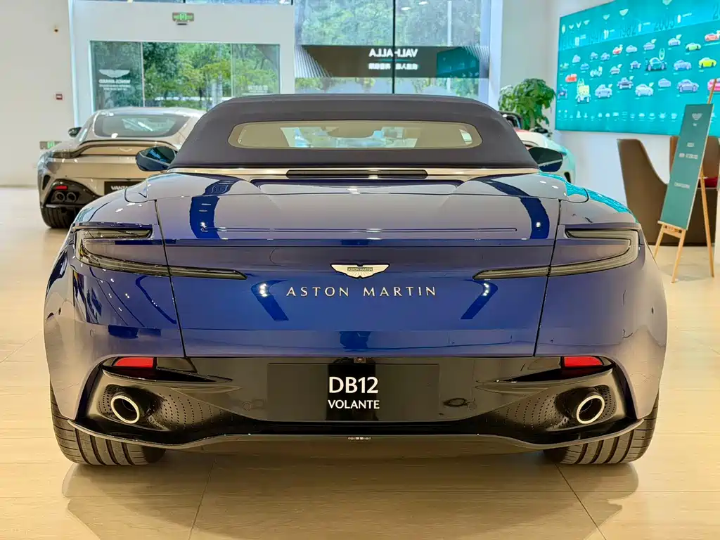 Aston Martin DB12 — миниатюра 4
