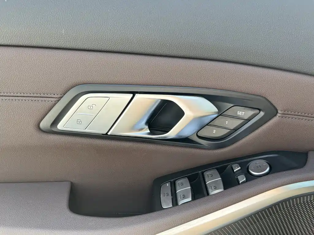 BMW 3 Series — миниатюра 17