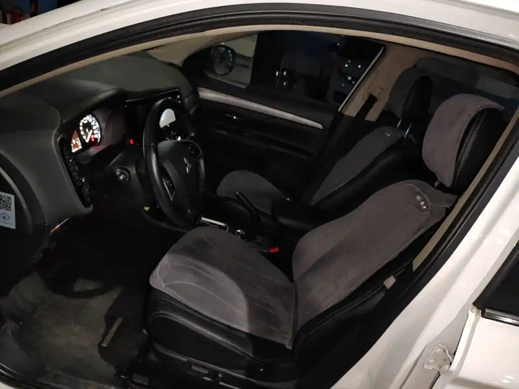 Mitsubishi Outlander (Import) — миниатюра 16