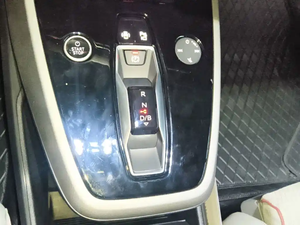 Audi Q5 e-tron — миниатюра 14