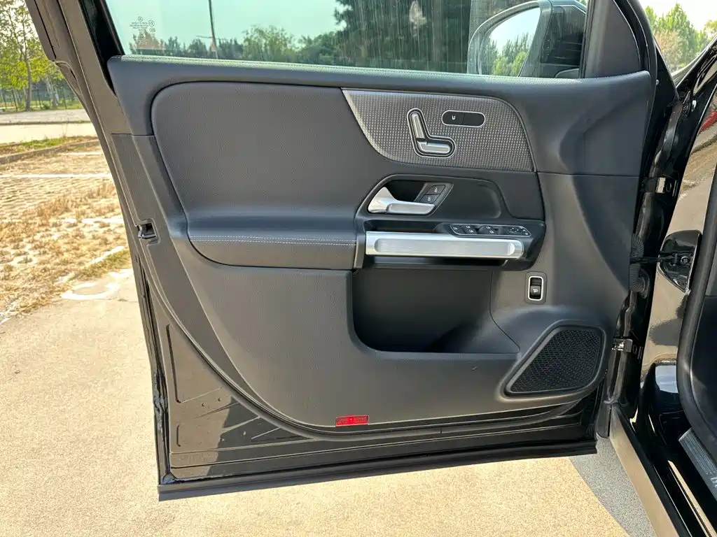 Mercedes-Benz GLB — миниатюра 14