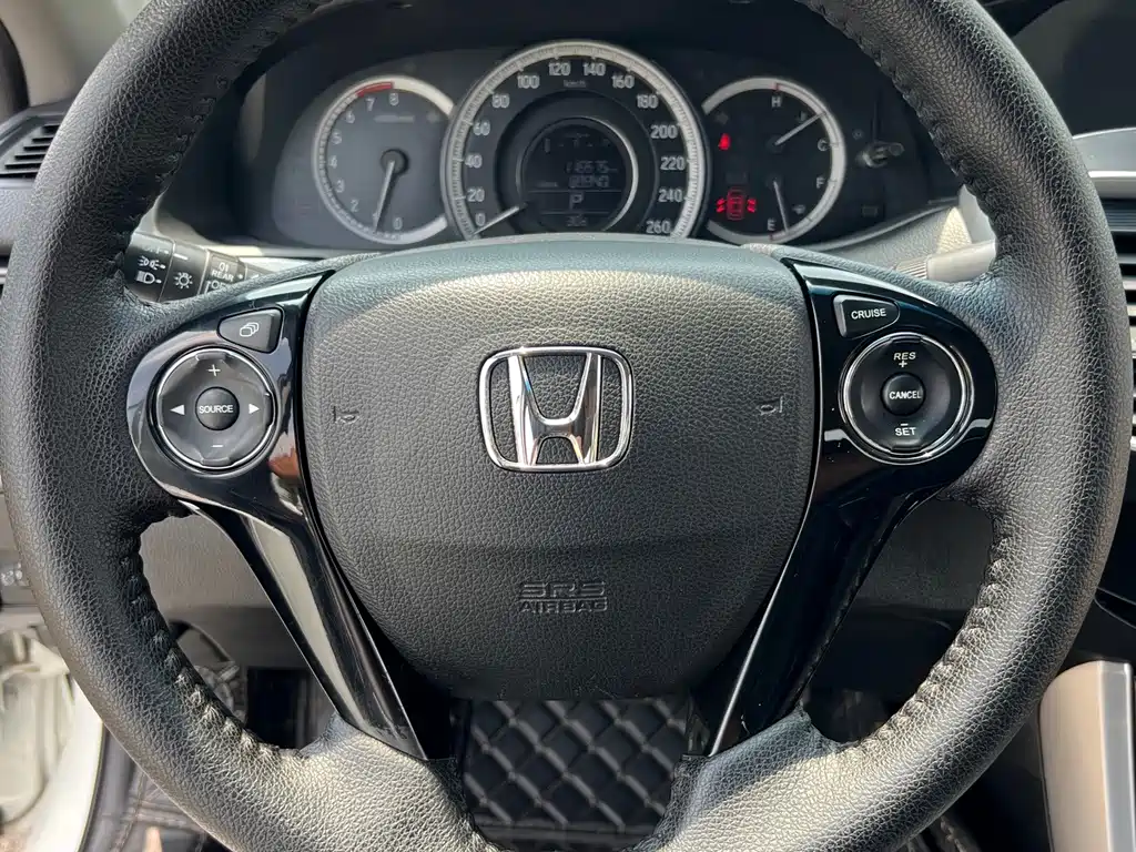 Honda Accord — миниатюра 11