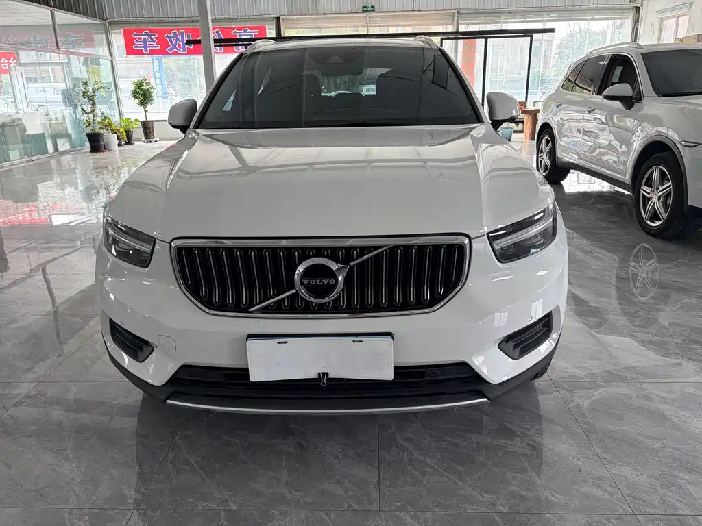 Volvo XC40 — миниатюра 2
