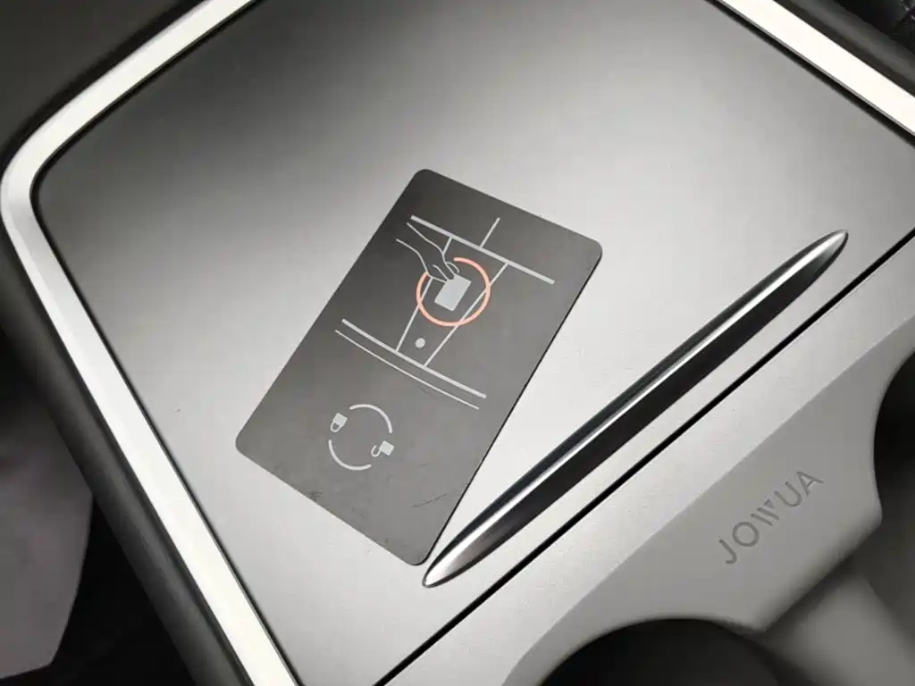Tesla Model 3 — миниатюра 9