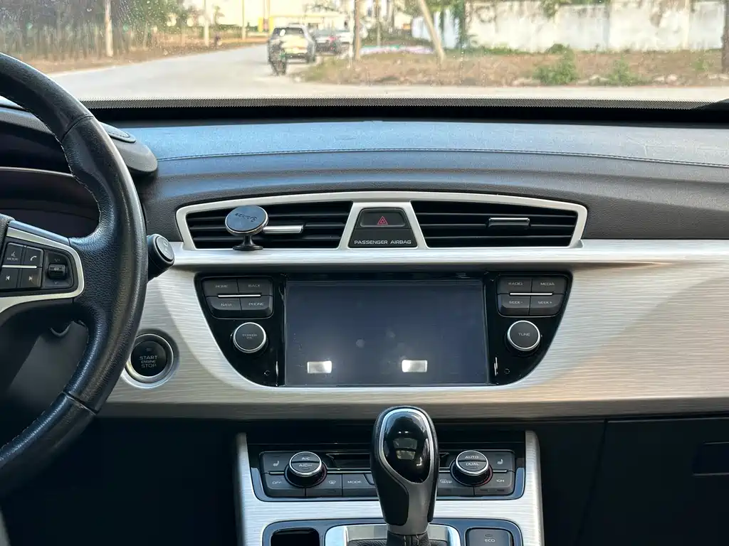 Geely Boyue — миниатюра 14