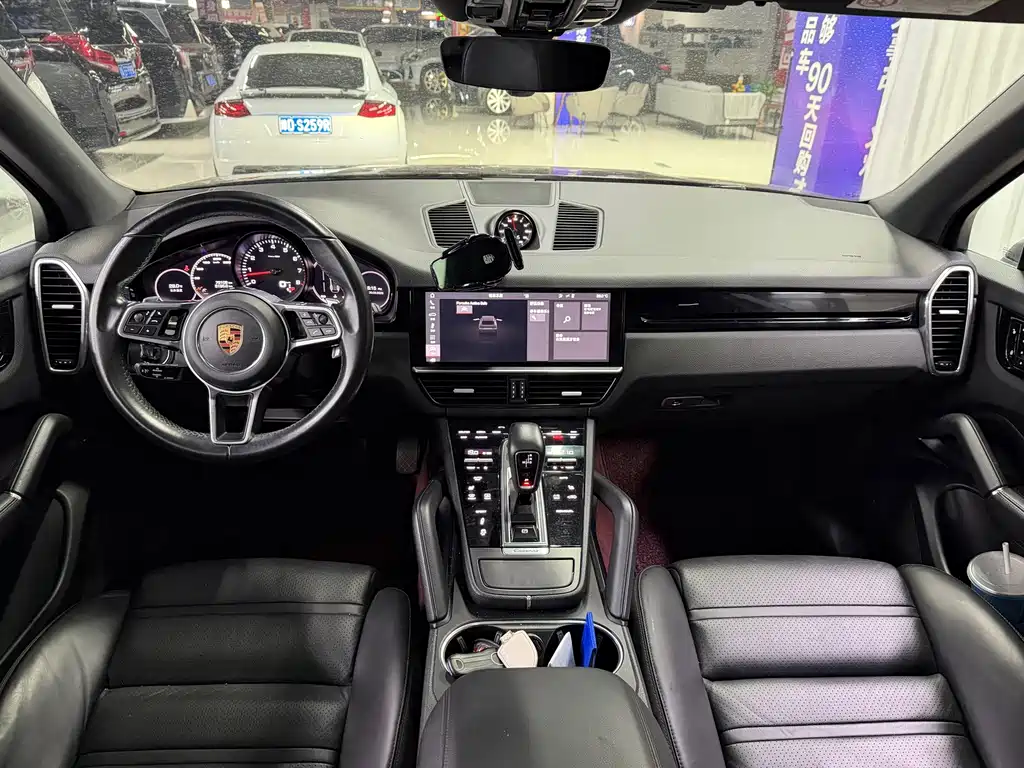 Porsche Cayenne — миниатюра 4