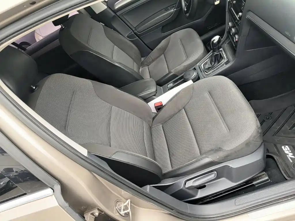 Volkswagen Golf — миниатюра 25