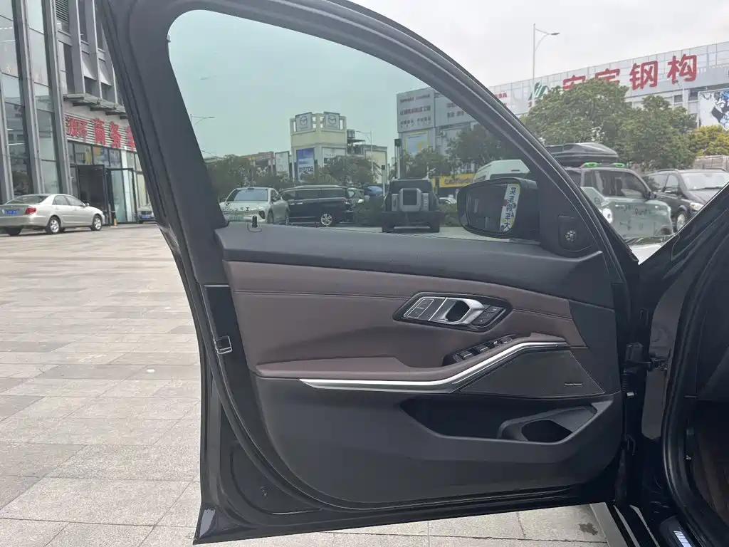 BMW 3 Series — миниатюра 12