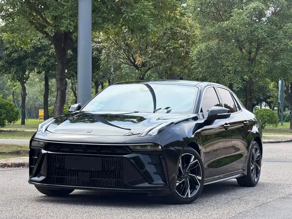 Lynk & Co 03