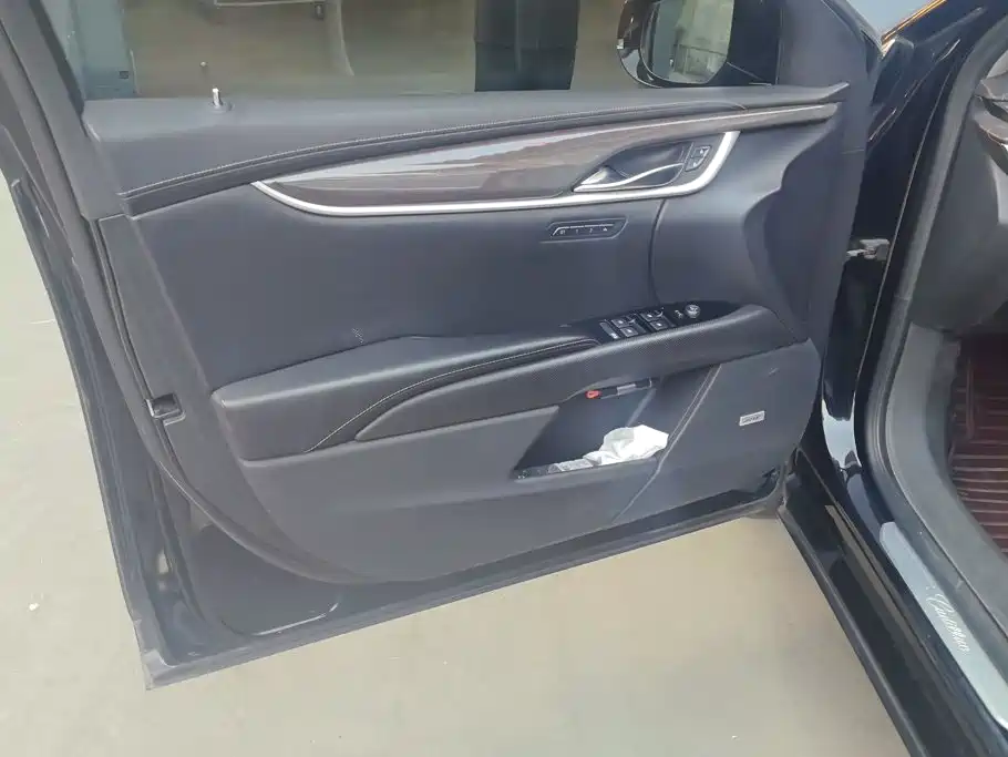 Cadillac XTS — миниатюра 7
