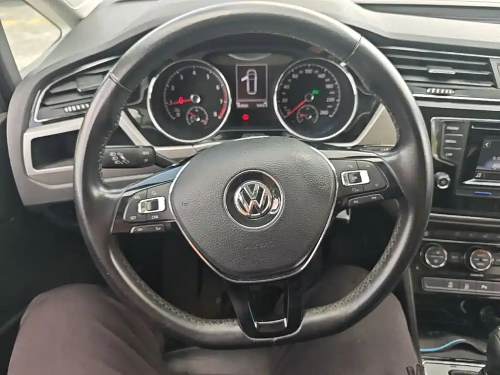 Volkswagen Touran — миниатюра 11
