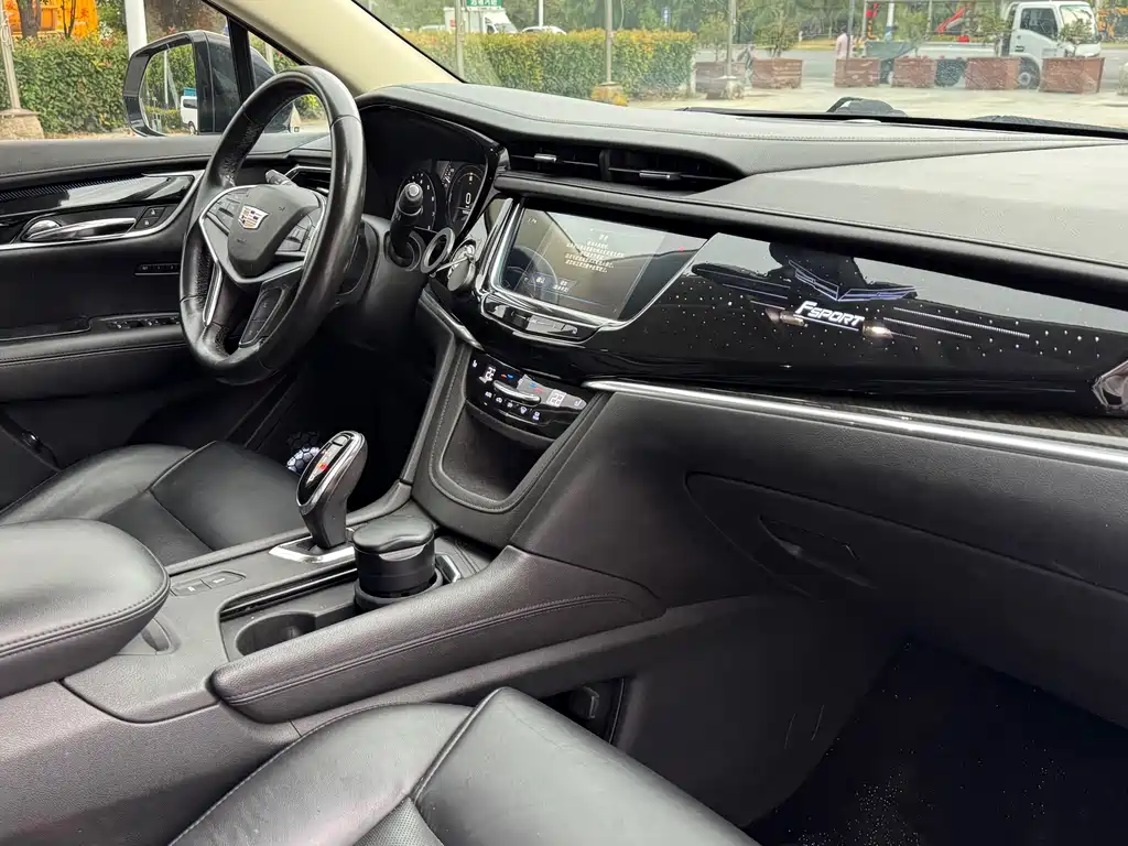 Cadillac XT5 — миниатюра 7