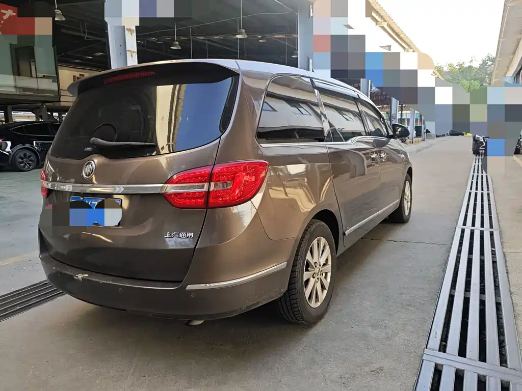 Buick GL8 — миниатюра 7