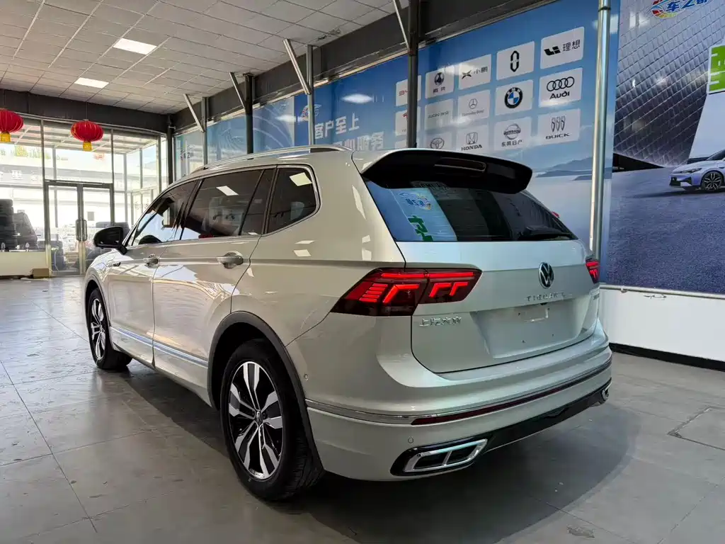 Volkswagen Tiguan L — миниатюра 7