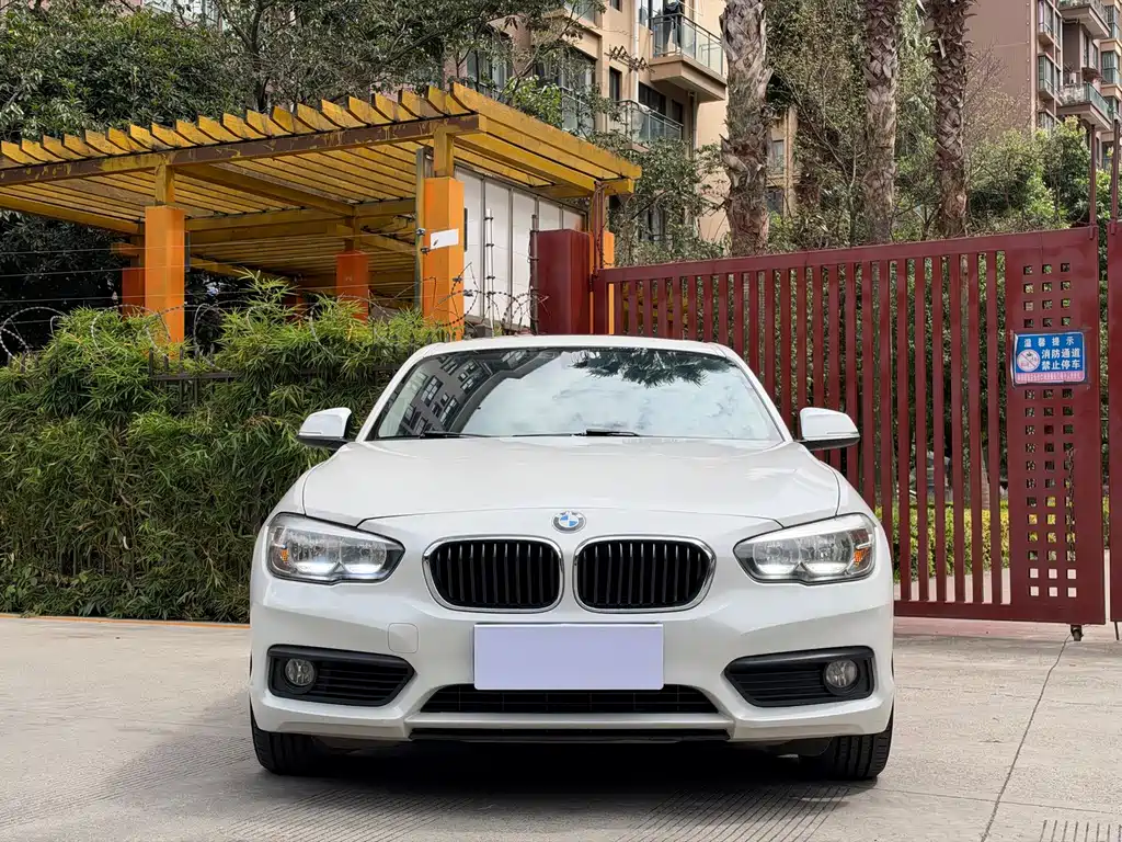 BMW 1 Series (Import) — миниатюра 2
