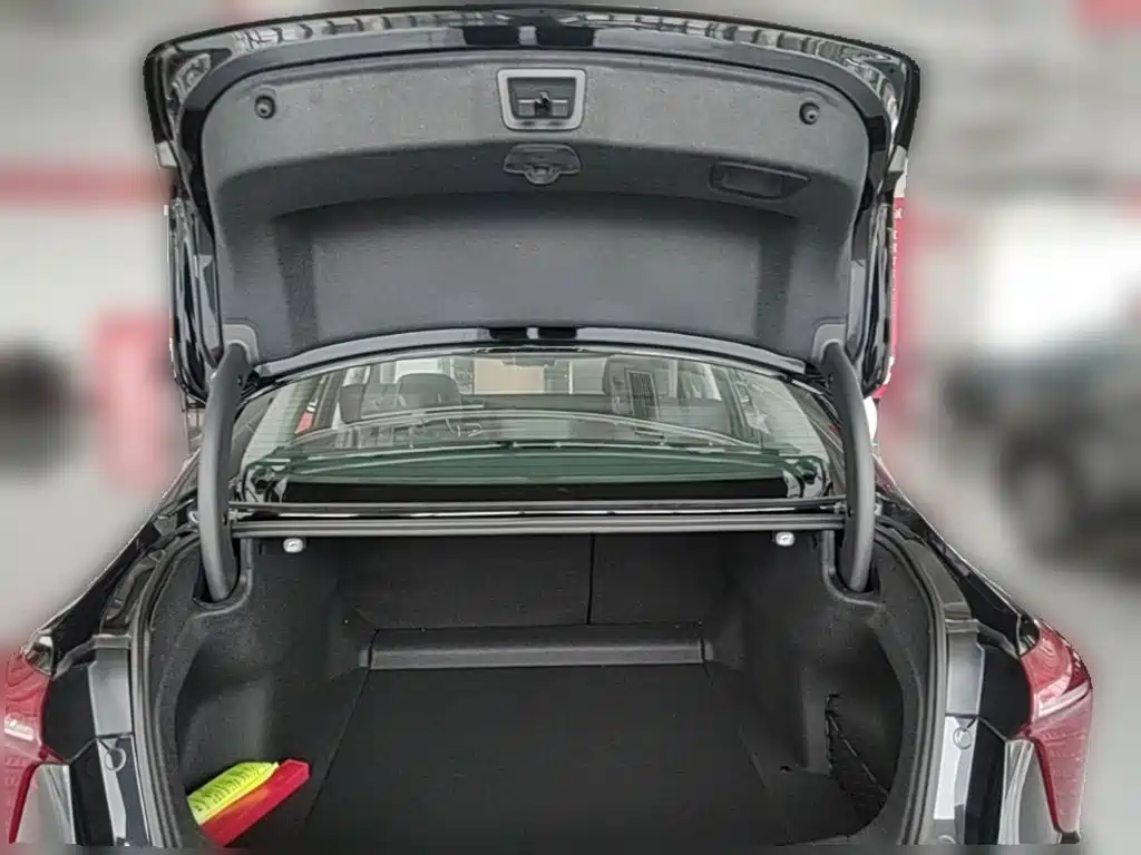 Hongqi Hongqi H5 — миниатюра 24