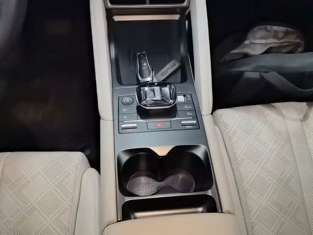 BYD Yuan UP — миниатюра 14