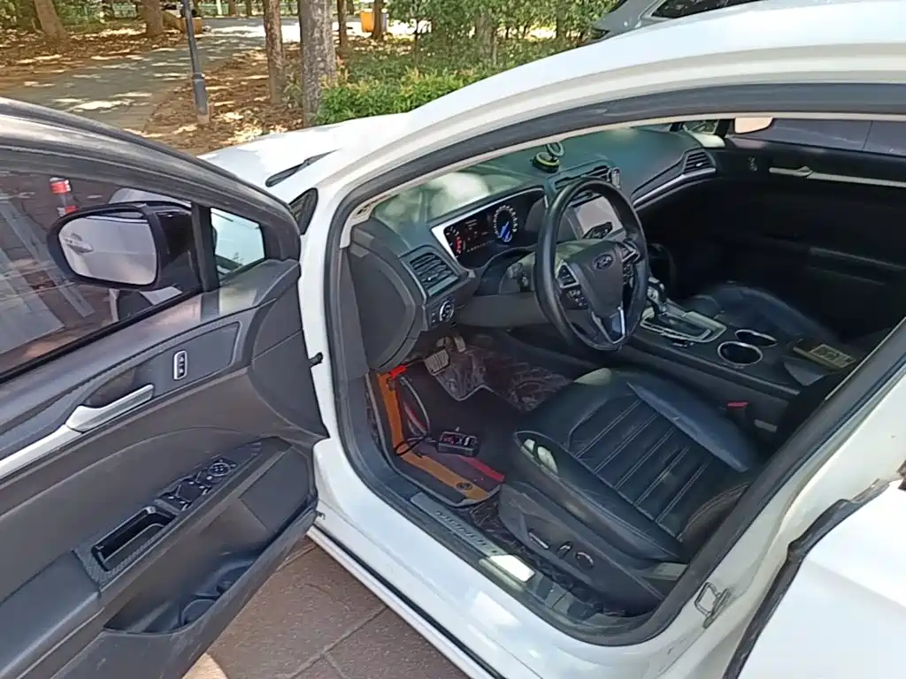 Ford Mondeo — миниатюра 16