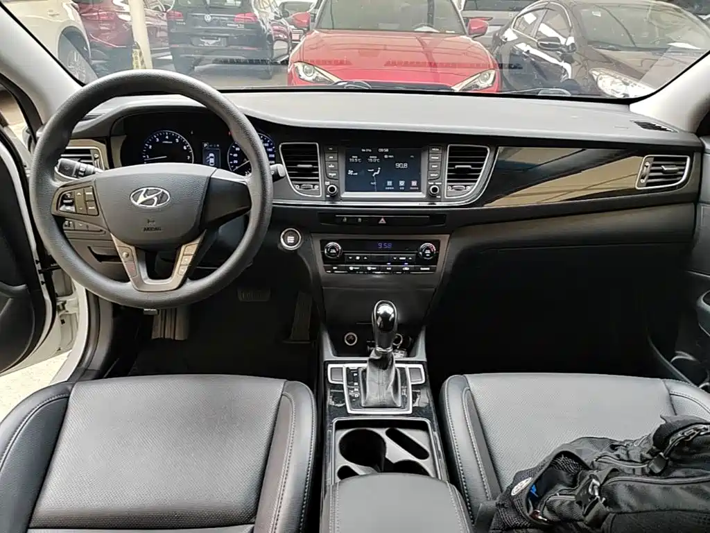 Hyundai Mistra — миниатюра 10