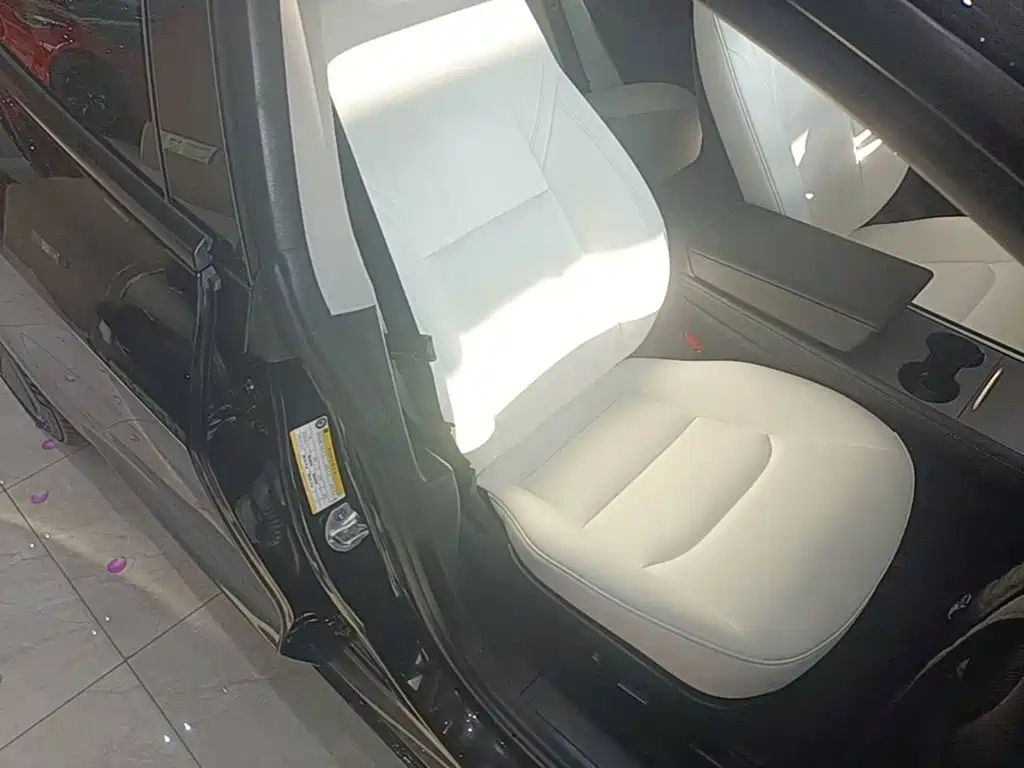 Tesla Model 3 — миниатюра 25