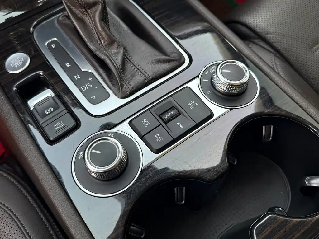 Volkswagen Touareg — миниатюра 18