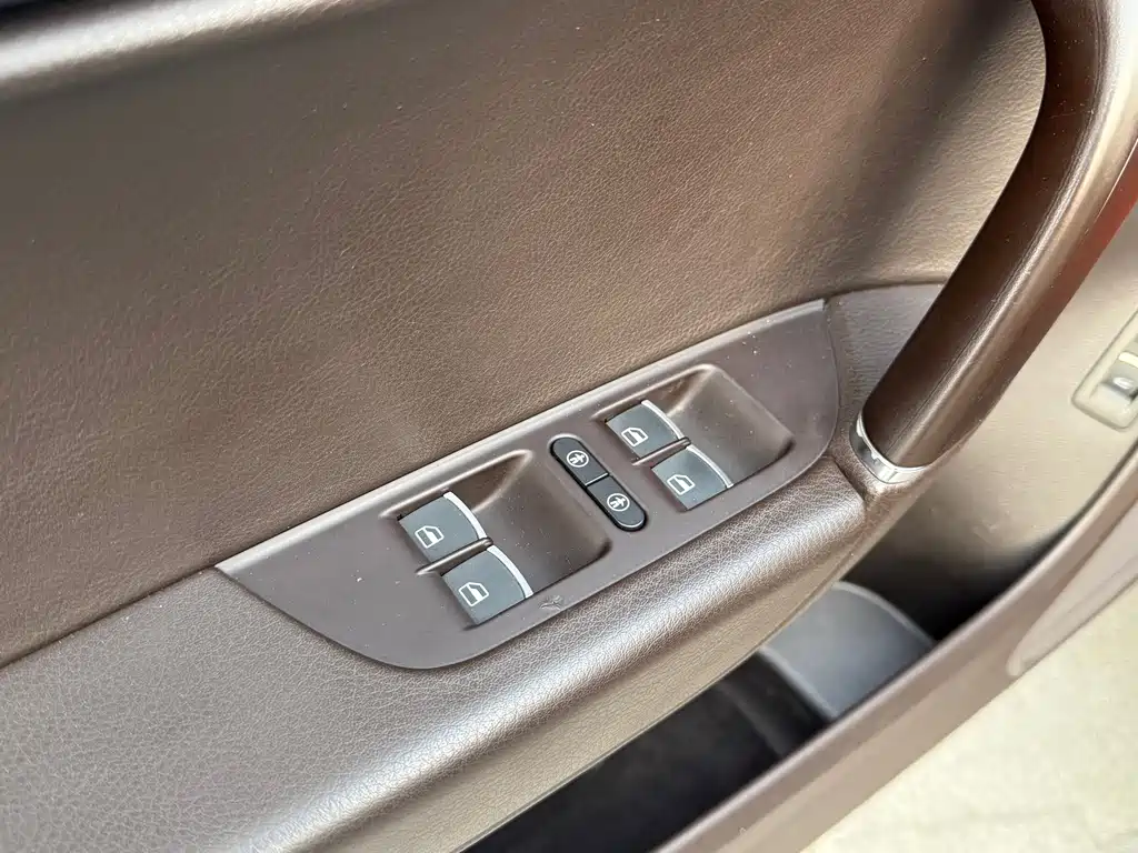 Volkswagen Touareg — миниатюра 15