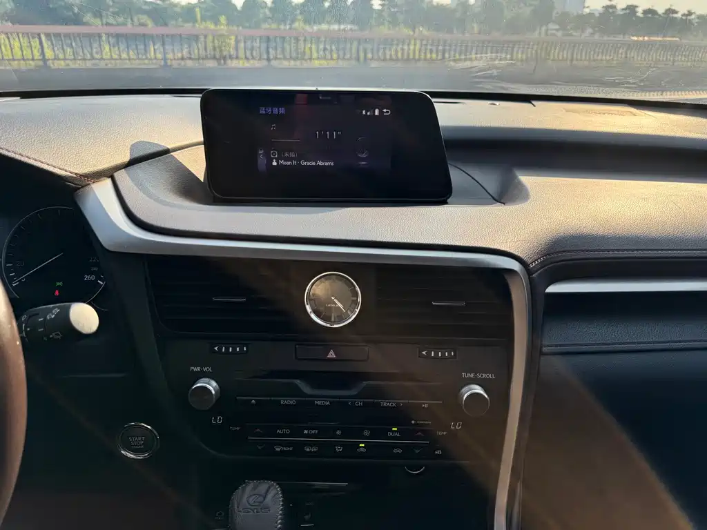 Lexus RX — миниатюра 17