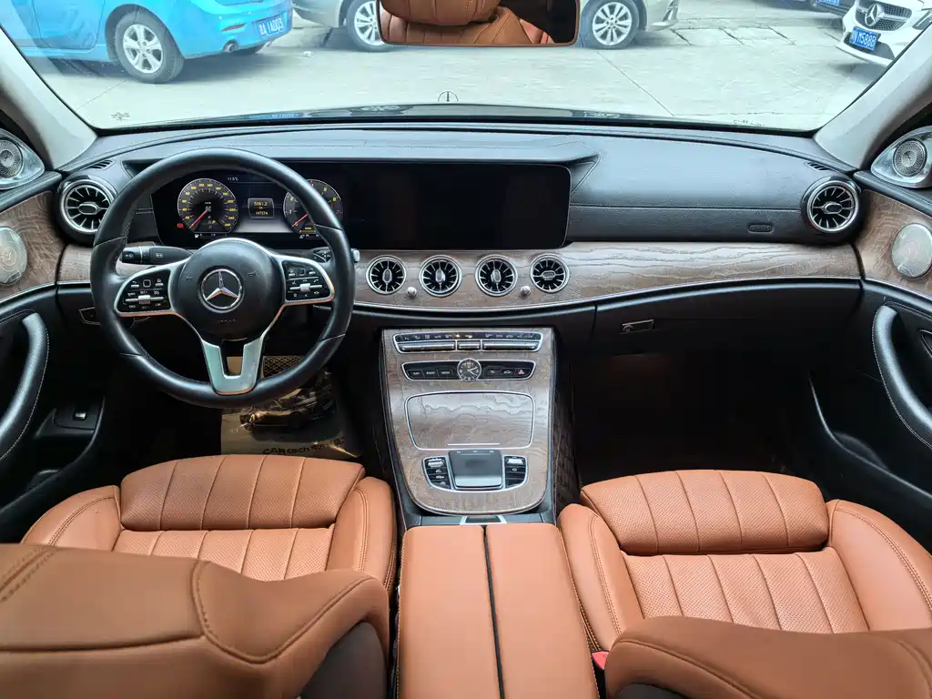 MERCEDES-BENZ E CLASS