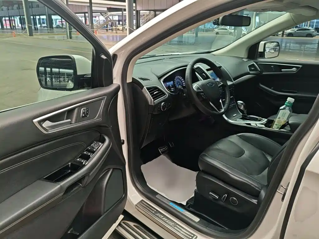 Ford Edge — миниатюра 16