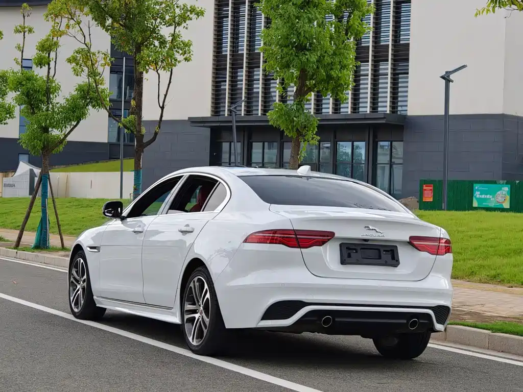Jaguar XEL — миниатюра 4
