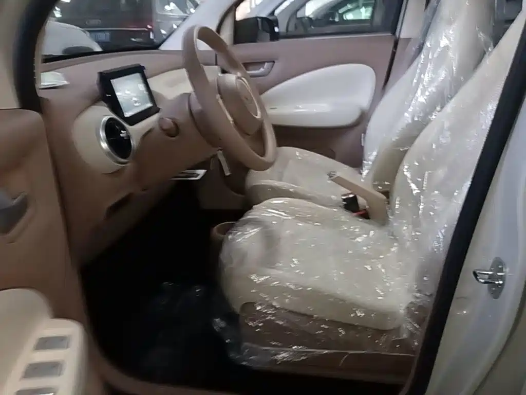 Wuling MINIEV — миниатюра 15
