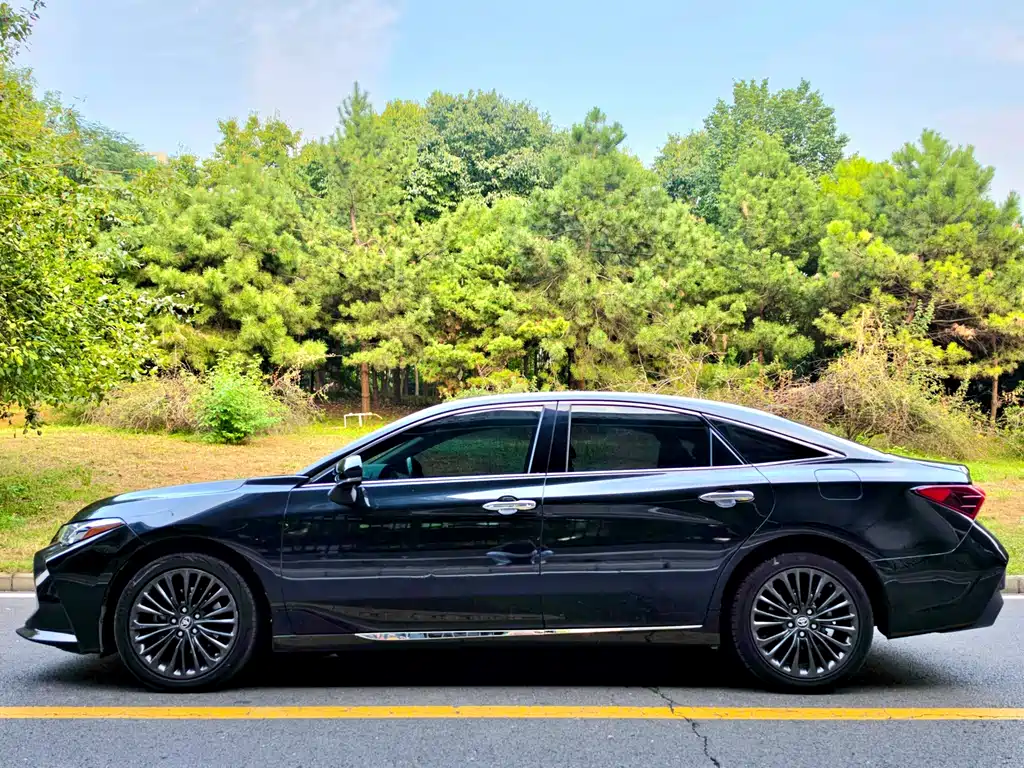 Toyota Avalon — миниатюра 5