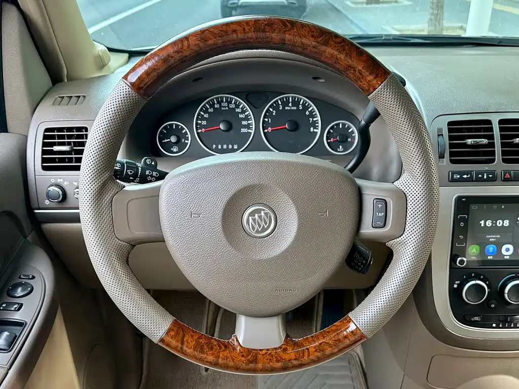 Buick GL8 — миниатюра 7