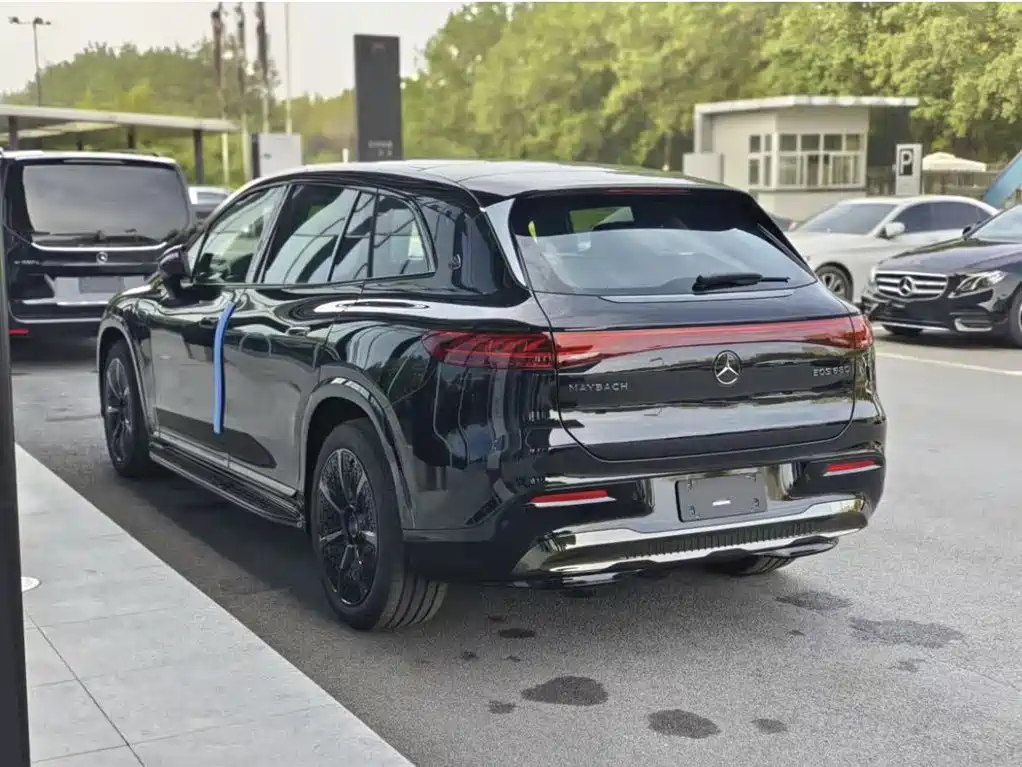 Mercedes-Benz EQS SUV — миниатюра 2