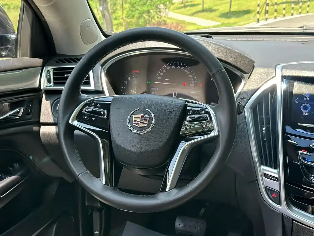Cadillac SRX — миниатюра 4