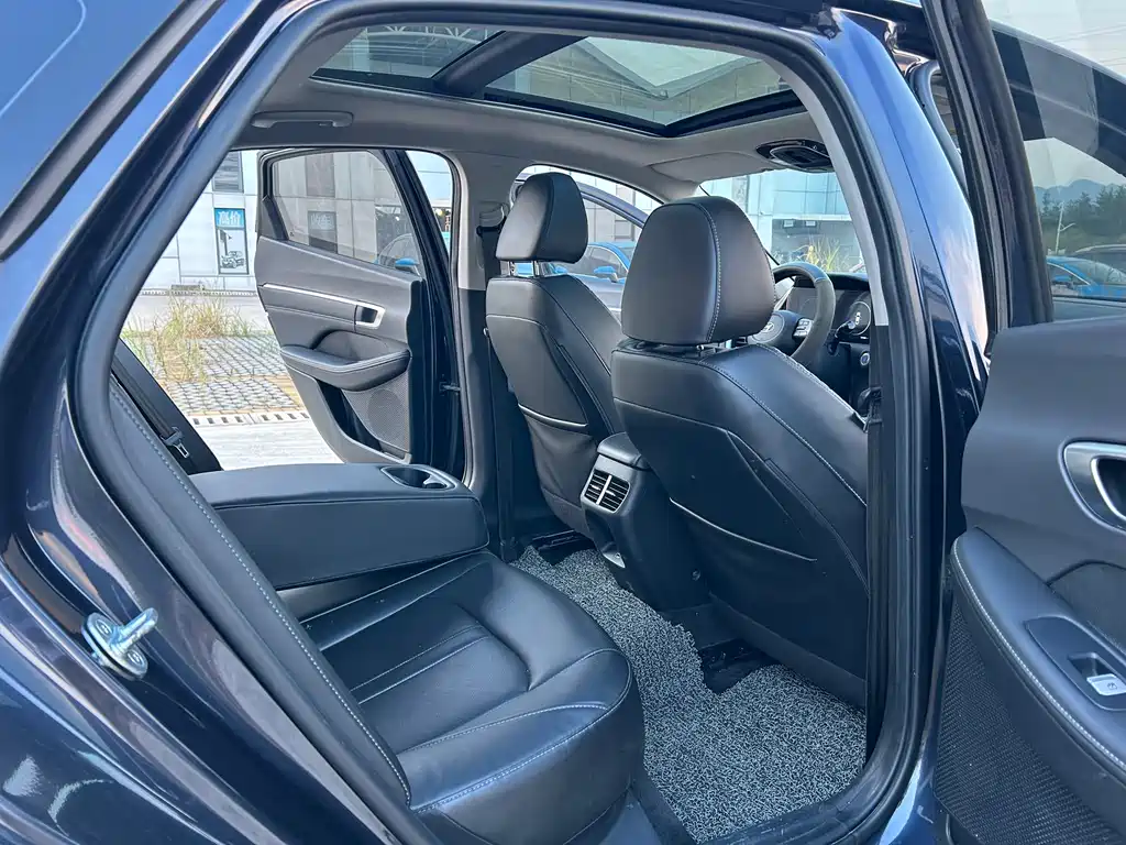 Hyundai Sonata — миниатюра 9