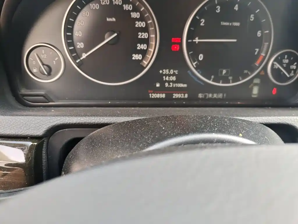 BMW 5 Series GT — миниатюра 5