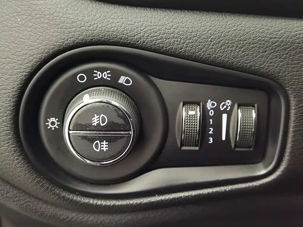 Jeep Renegade — миниатюра 21