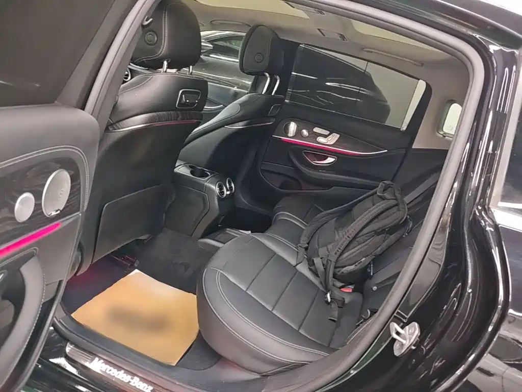 Mercedes-Benz E-Class — миниатюра 17