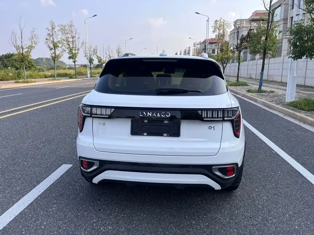 Lynk & Co 01 — миниатюра 8