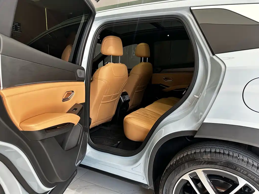 BYD L DM-i — миниатюра 10