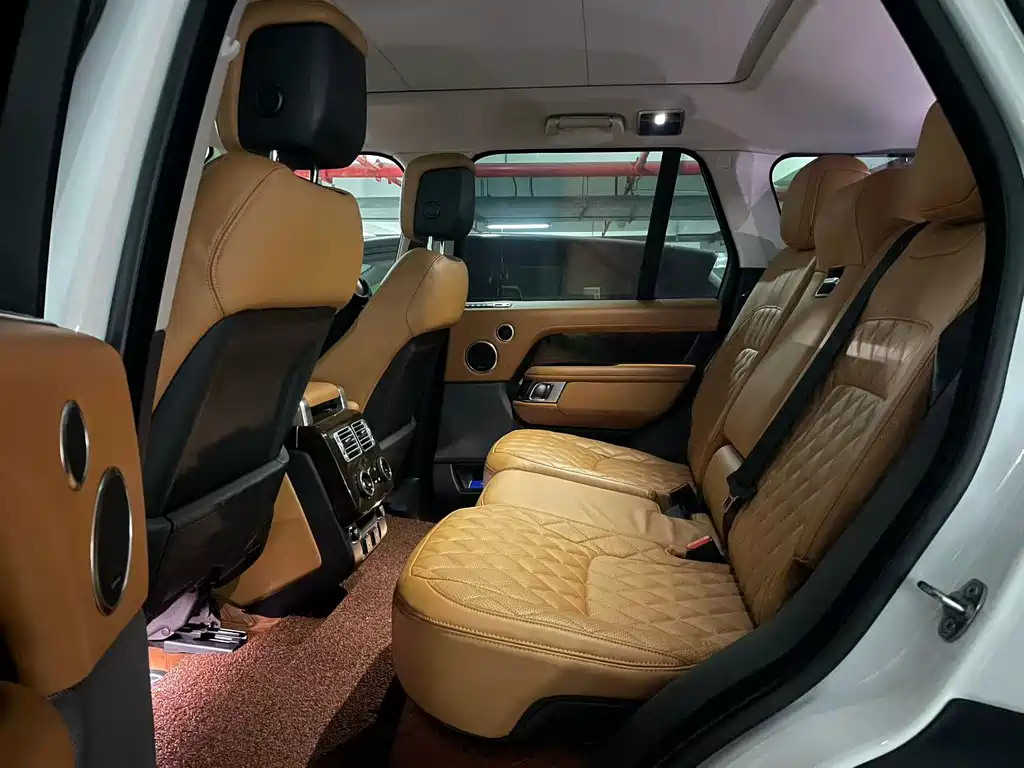 Land Rover Range Rover — миниатюра 7