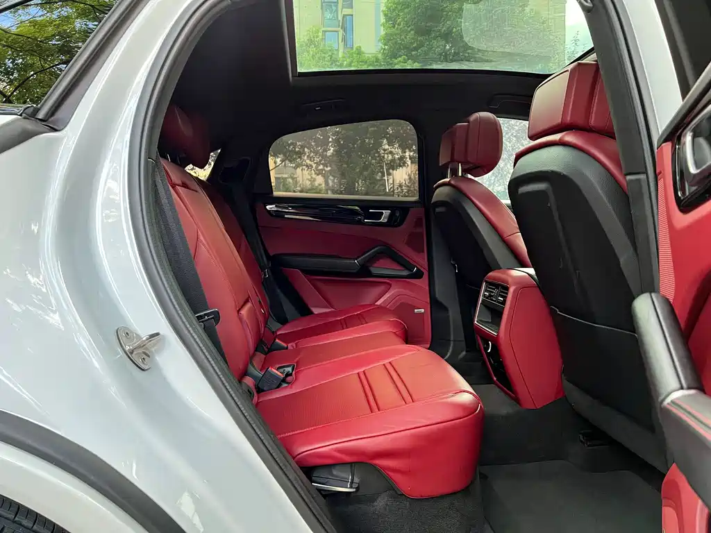 Porsche Cayenne — миниатюра 20