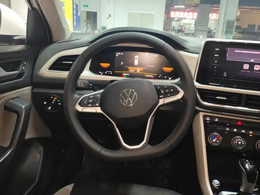 Volkswagen T-Roc — миниатюра 15