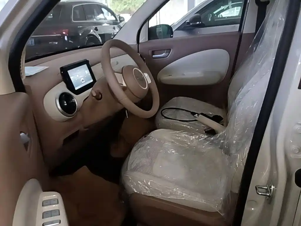Wuling MINIEV — миниатюра 15