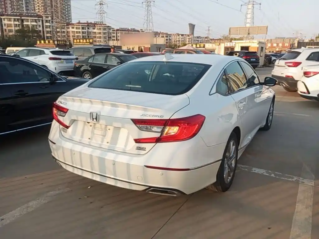Honda Accord — миниатюра 7