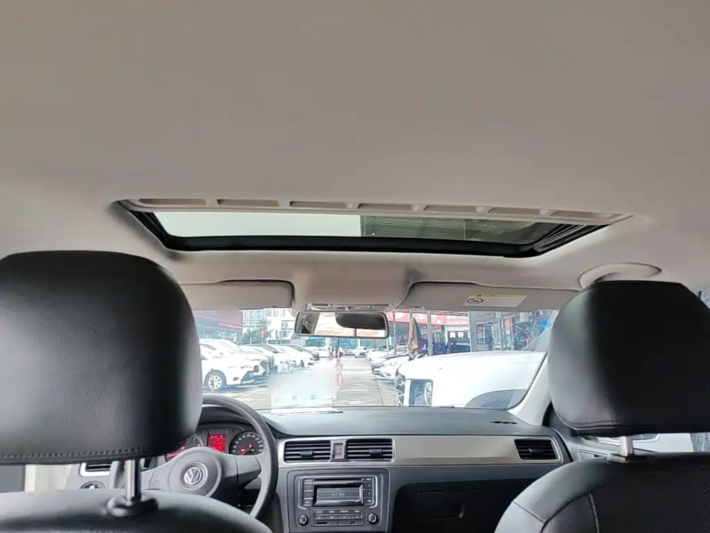 Volkswagen Santana — миниатюра 18