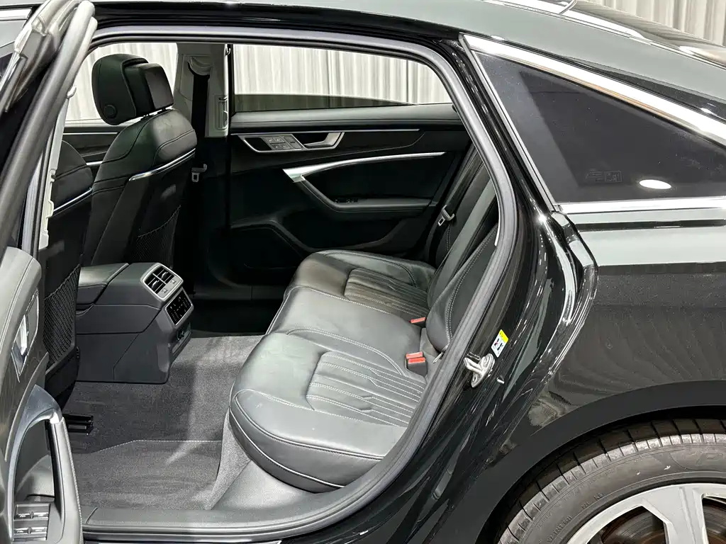 Audi A6L — миниатюра 13